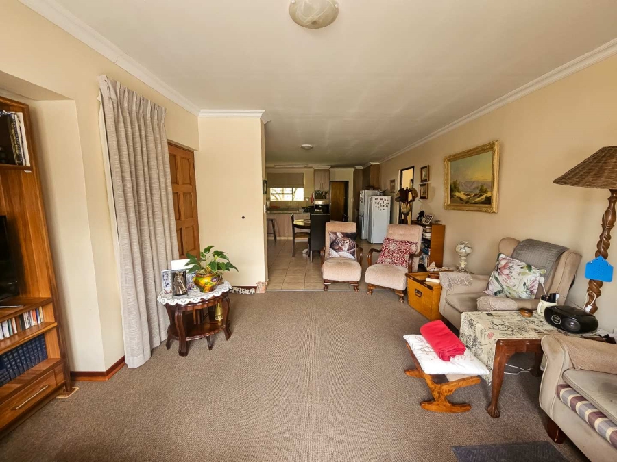 2 Bedroom Property for Sale in Langenhovenpark Free State